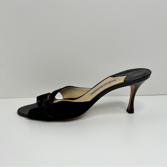 Manolo Blahnik Black Suede kitten heels Sz 40.5 - Picture 5 of 9